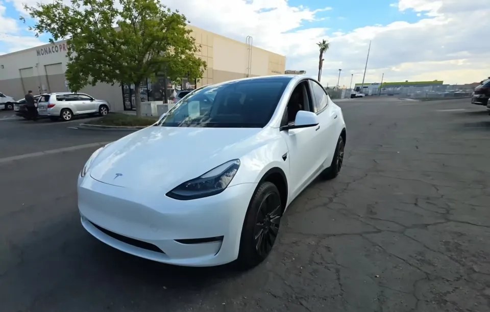 2022 TESLA MODEL Y LONG RANGE - 1