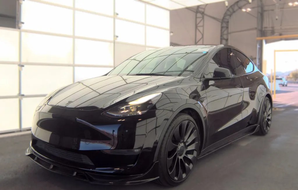 2022 TESLA MODEL Y PERFORMANCE - 1