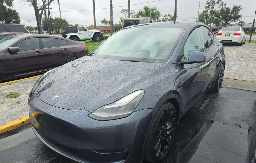 2022 TESLA MODEL Y PERFORMANCE - 1