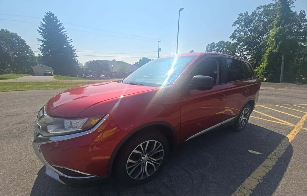 2018 MITSUBISHI OUTLANDER LE - 1