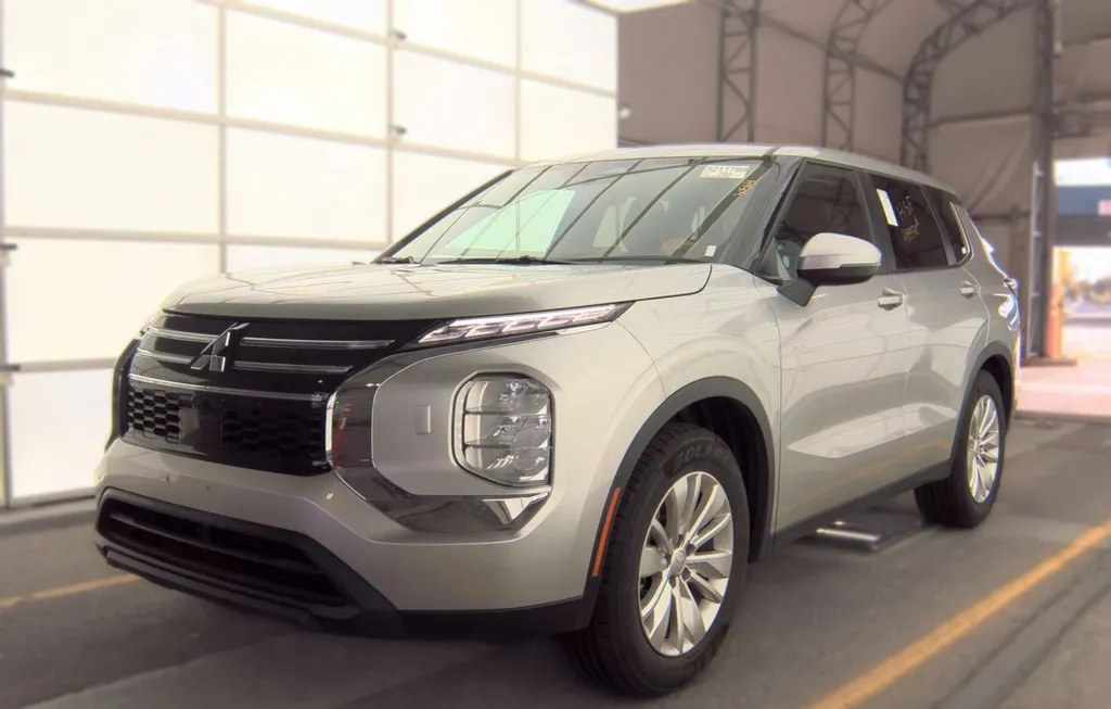 2025 MITSUBISHI OUTLANDER ES - 1
