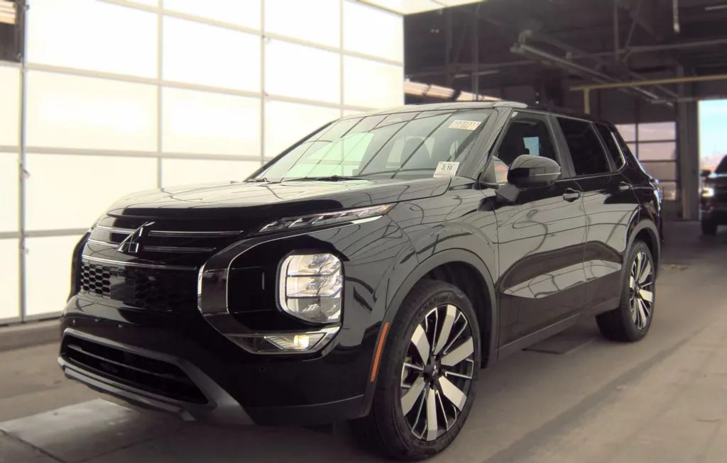 2025 MITSUBISHI OUTLANDER SE - 1