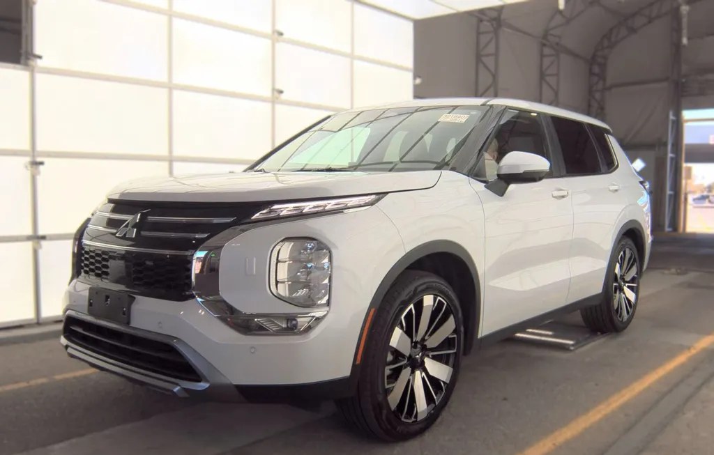 2025 MITSUBISHI OUTLANDER SE - 1