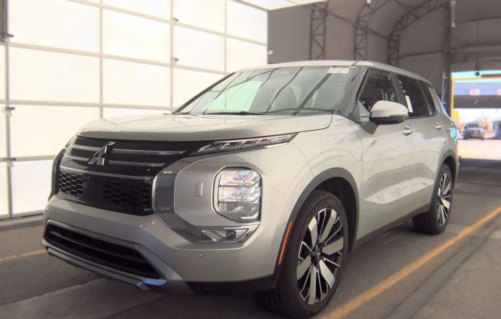 2025 MITSUBISHI OUTLANDER SE - 1