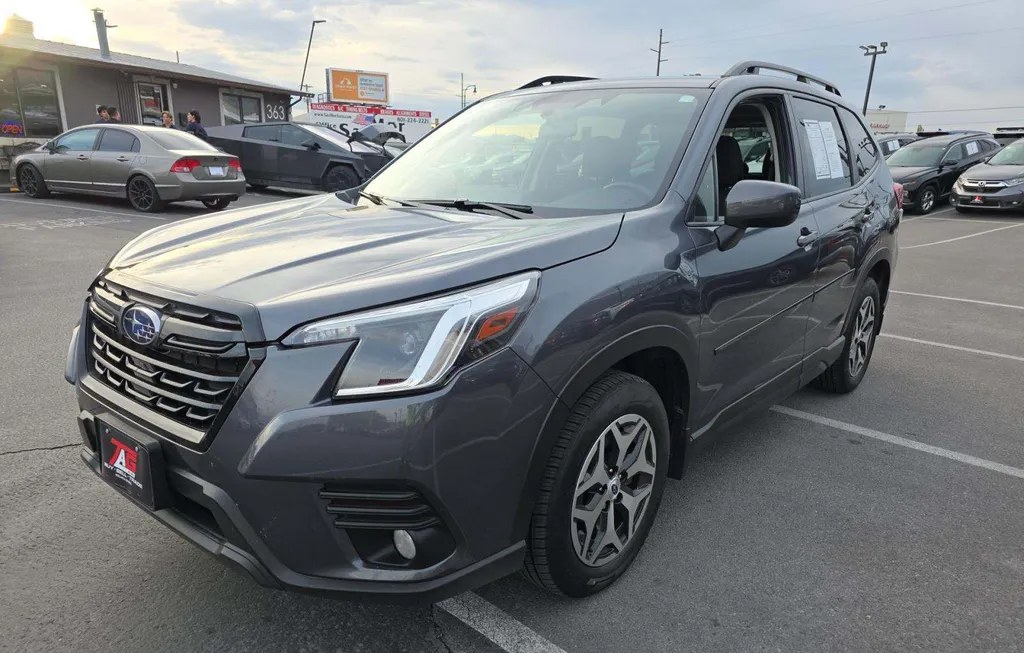 2022 SUBARU FORESTER PREMIUM - 1