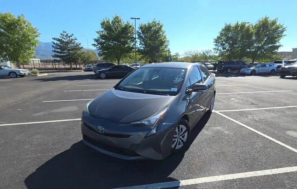 2017 TOYOTA PRIUS THREE - 1
