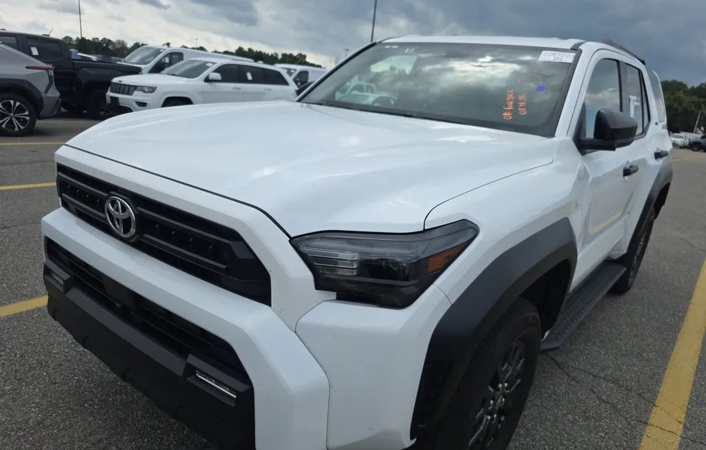 2025 TOYOTA 4RUNNER SR5 - 1