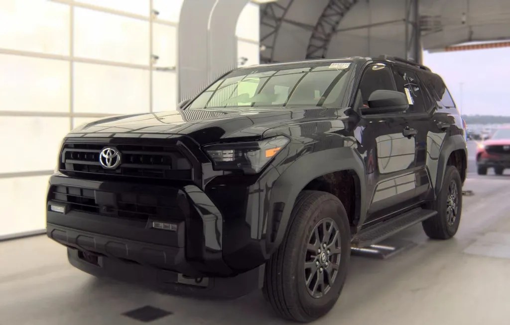 2025 TOYOTA 4RUNNER SR5 - 1