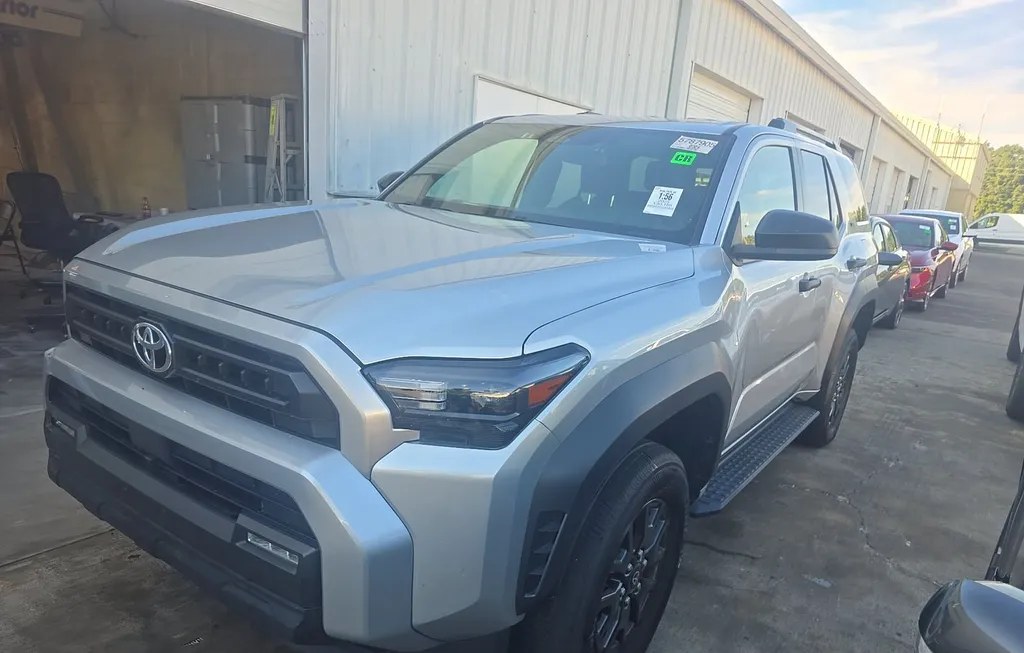 2025 TOYOTA 4RUNNER SR5 - 1