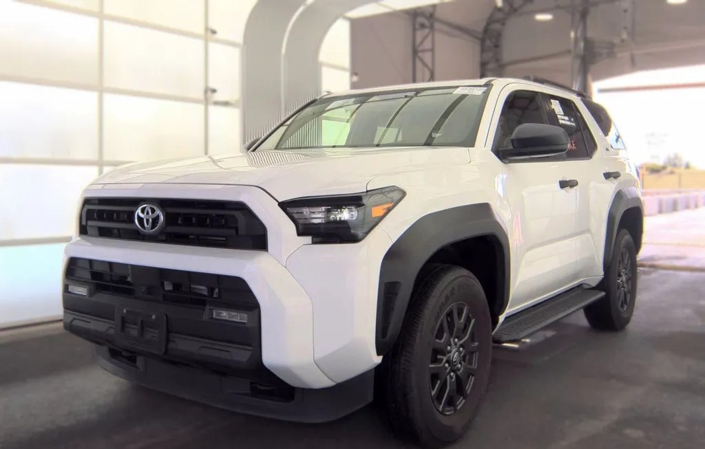2025 TOYOTA 4RUNNER SR5 - 1