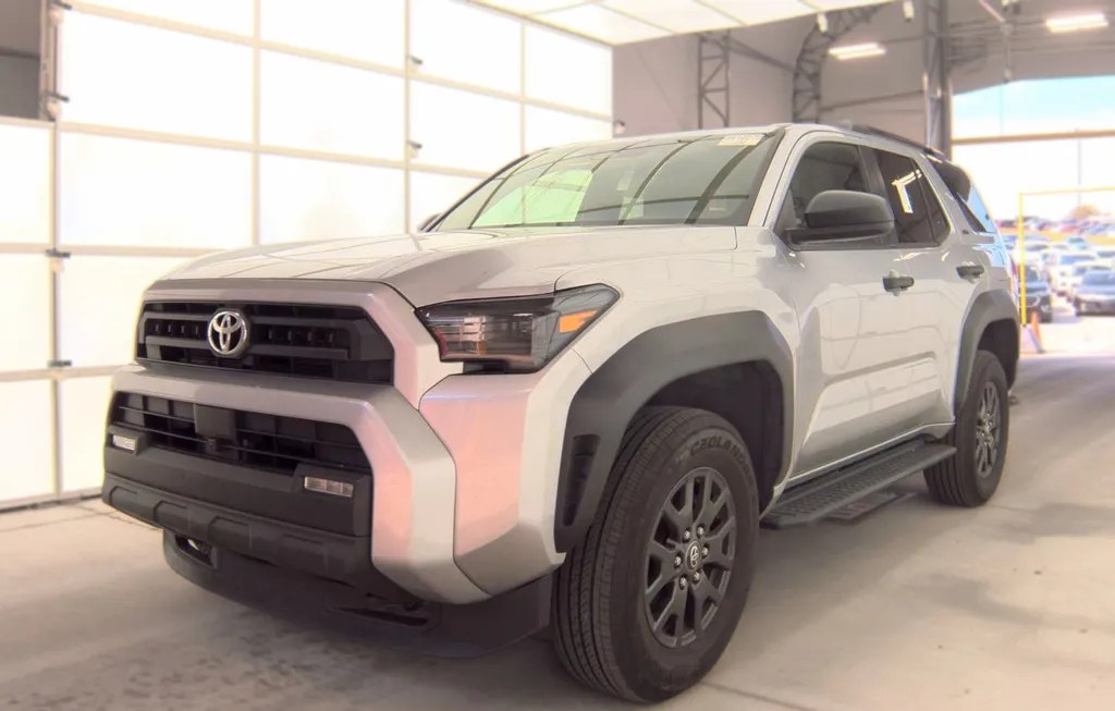 2025 TOYOTA 4RUNNER SR5 - 1