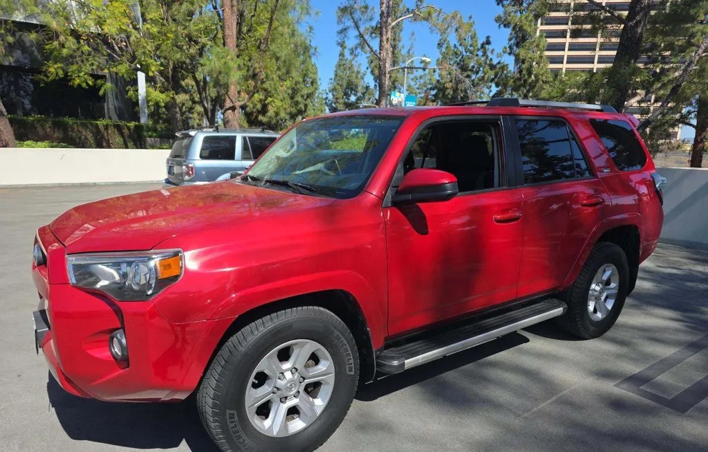 2019 TOYOTA 4RUNNER SR5 - 1