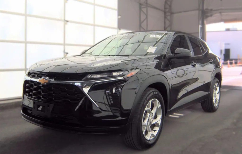 2024 CHEVROLET TRAX LS - 1