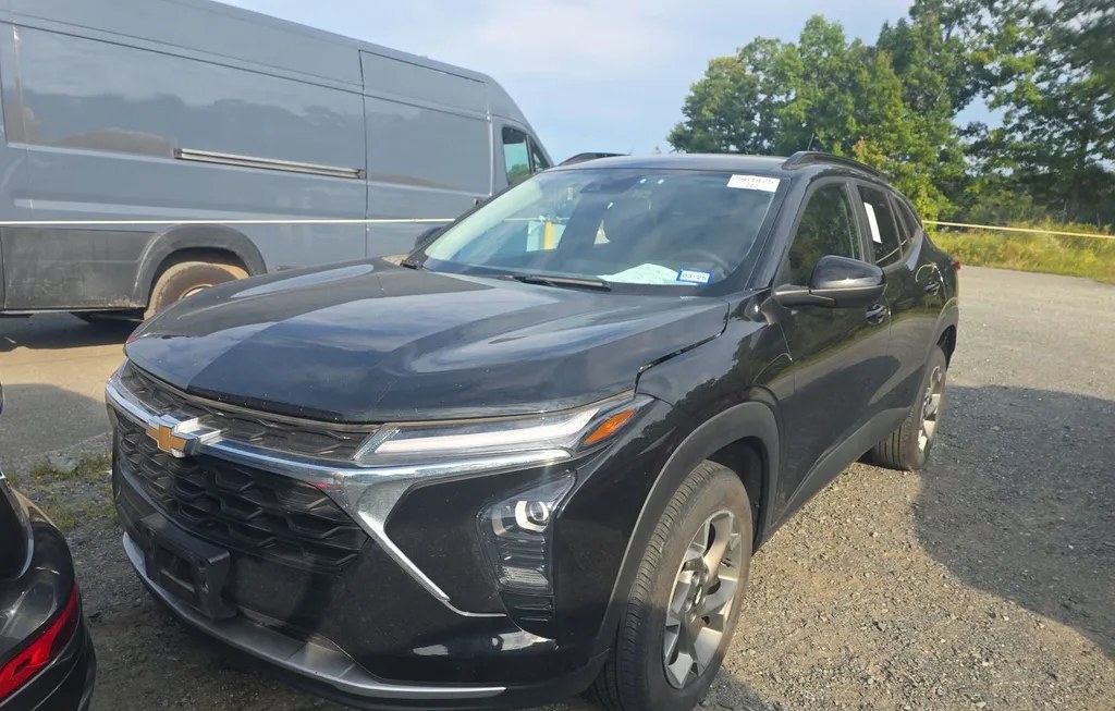 2024 CHEVROLET TRAX LT - 1