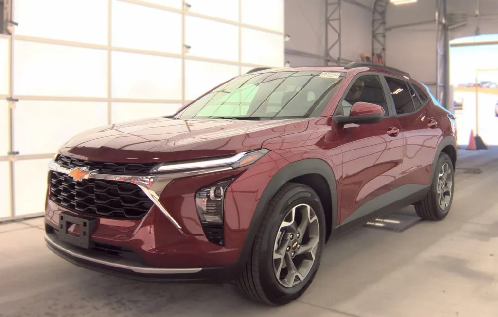 2025 CHEVROLET TRAX LT - 1