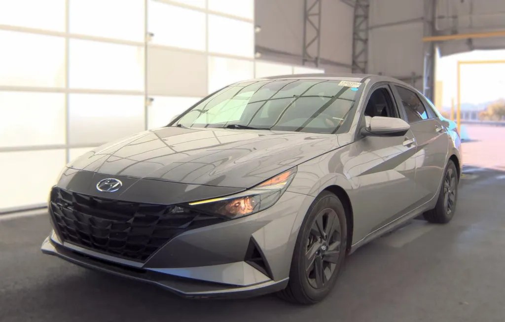2023 HYUNDAI ELANTRA SEL - 1