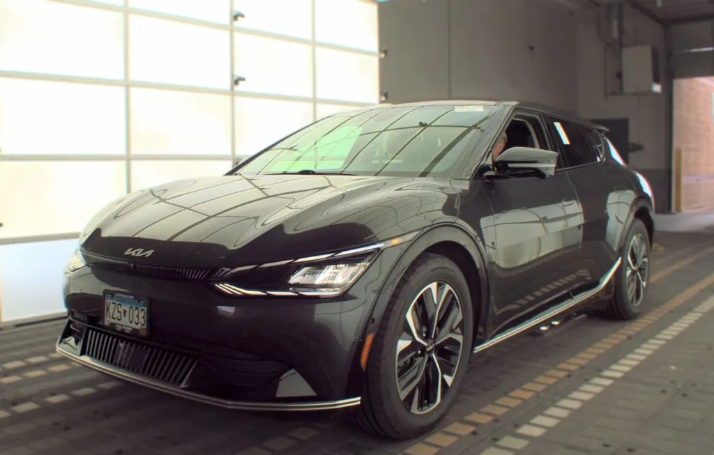 2023 KIA EV6 WIND - 1