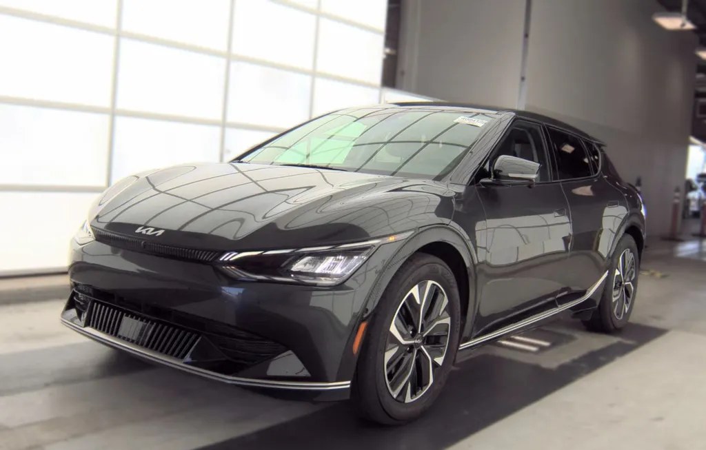 2023 KIA EV6 WIND - 1