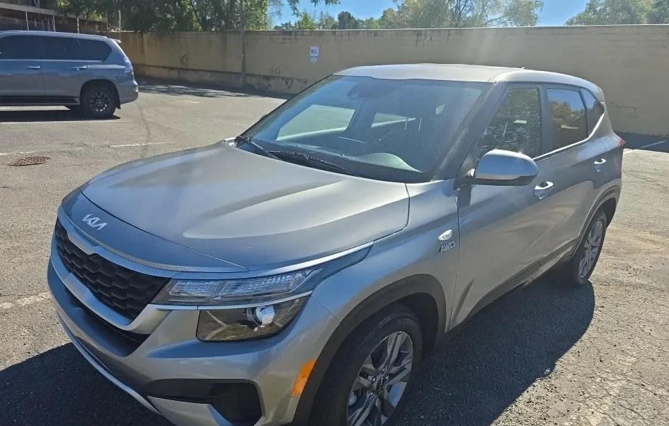 2022 KIA SELTOS LX - 1