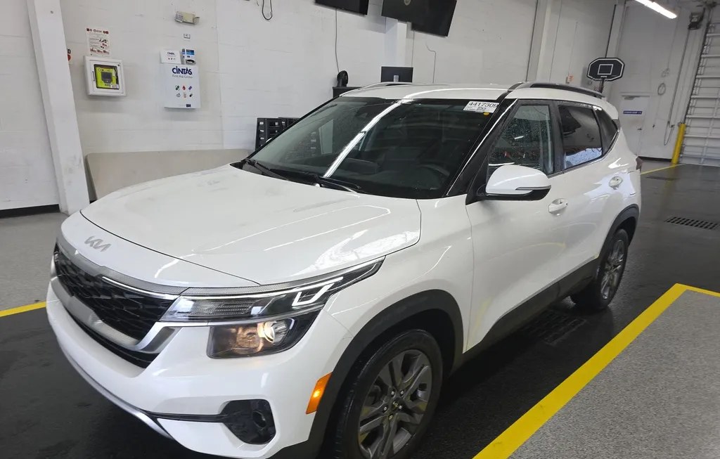 2023 KIA SELTOS S - 1