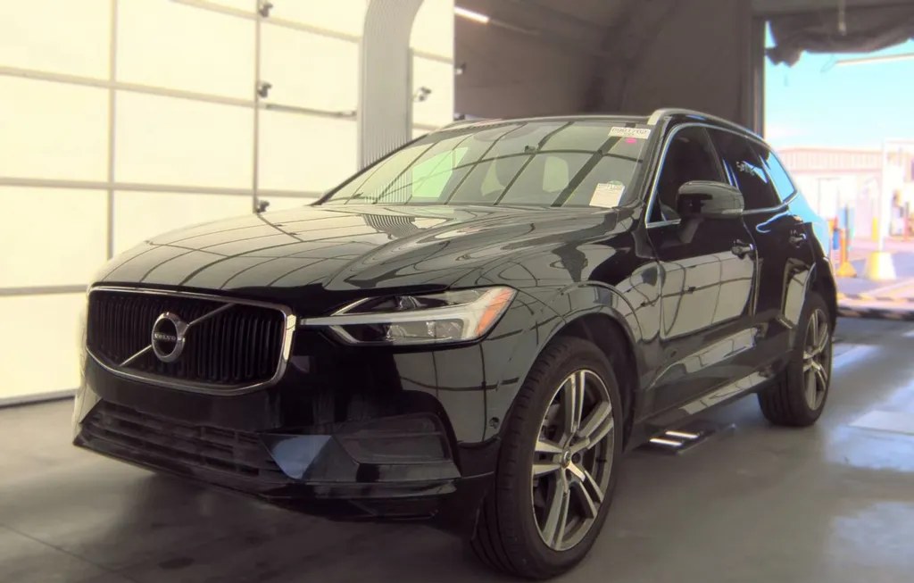 2019 VOLVO XC60 T5 MOMENTUM - 1