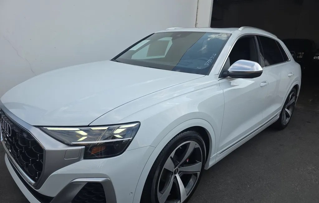 2024 AUDI SQ8 PRESTIGE - 1