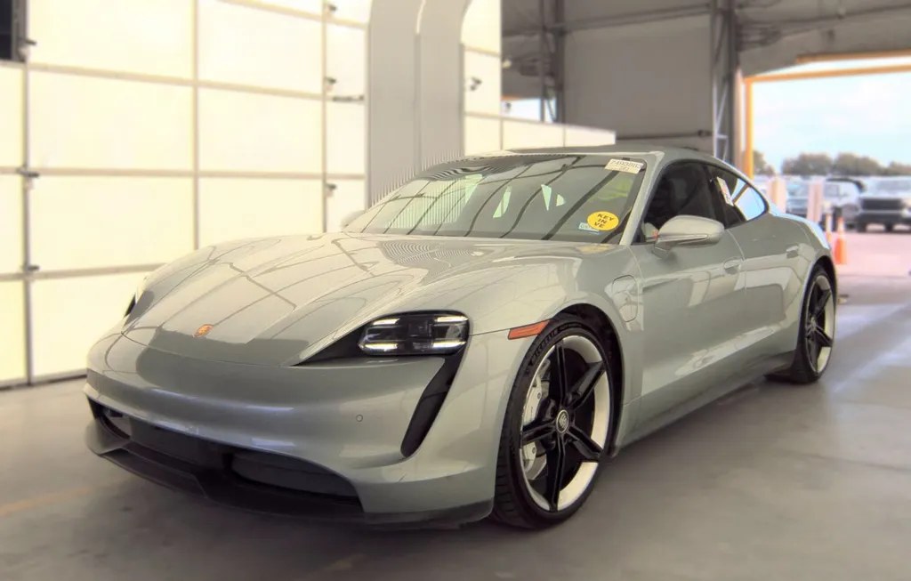 2023 PORSCHE TAYCAN - 1