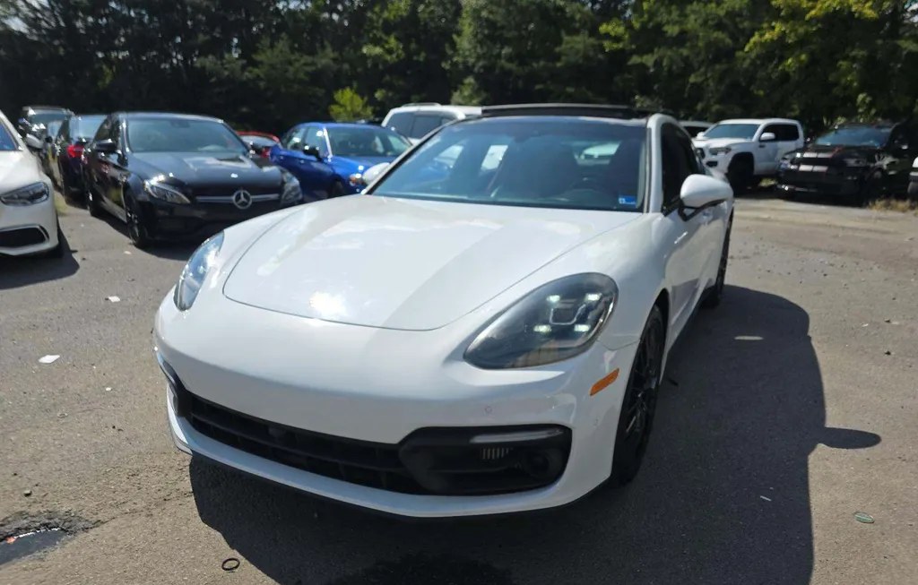 2023 PORSCHE PANAMERA - 1