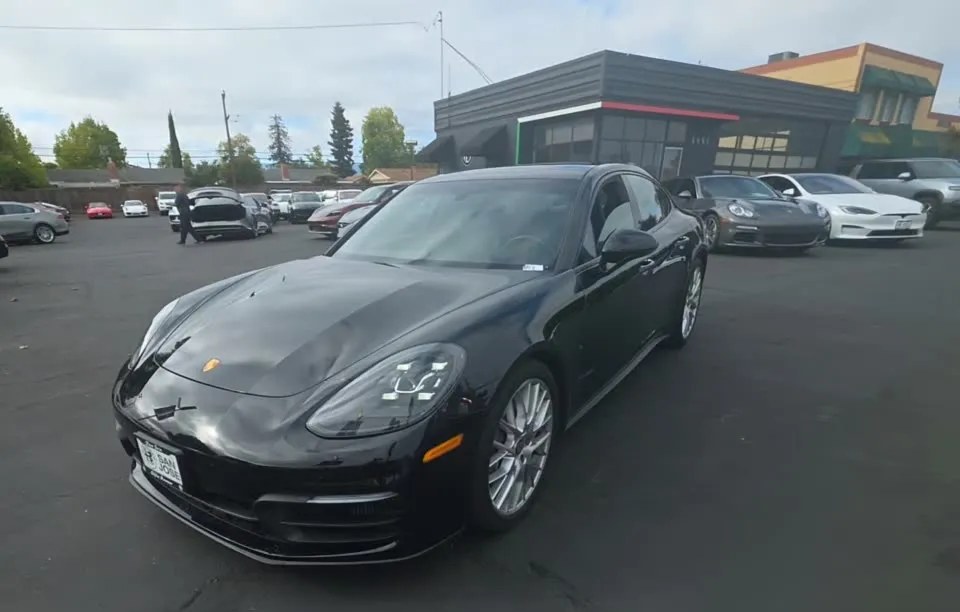 2021 PORSCHE PANAMERA - 1