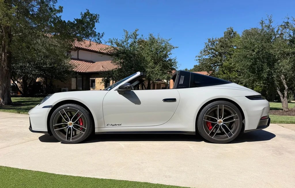 2026 PORSCHE 911 TARGA 4 GTS - 1