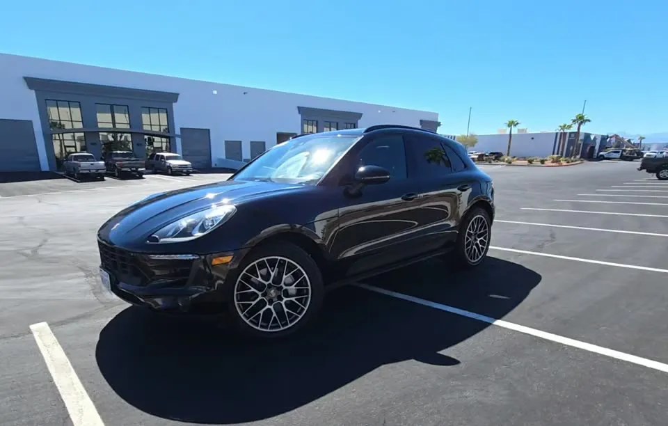 2018 PORSCHE MACAN SPORT EDITION - 1