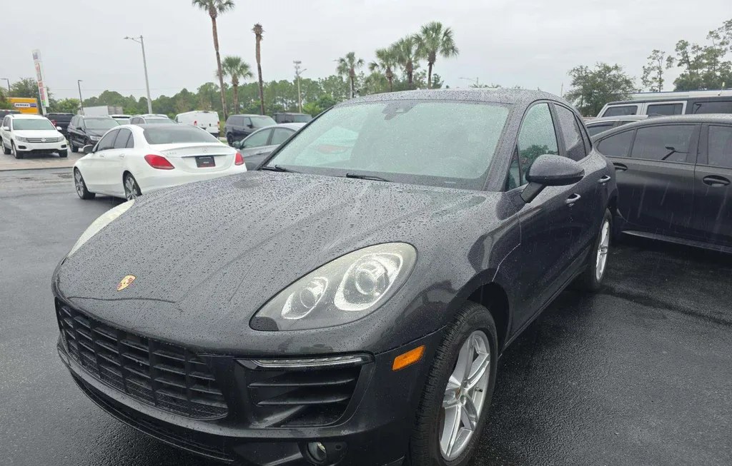 2018 PORSCHE MACAN - 1