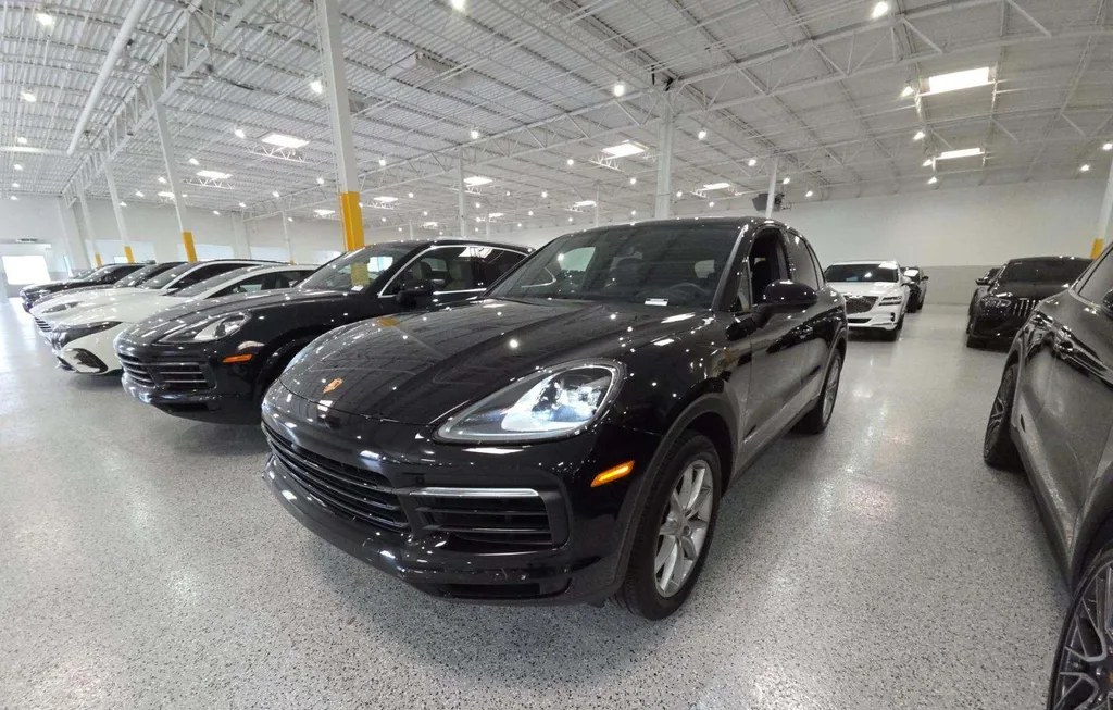 2023 PORSCHE CAYENNE - 1