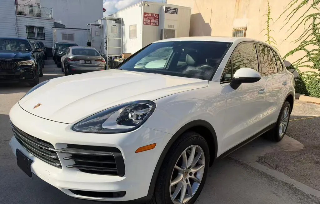 2023 PORSCHE CAYENNE - 1