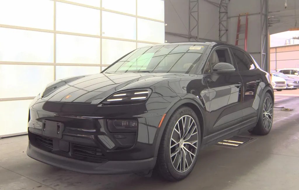 2025 PORSCHE MACAN ELECTRIC - 1