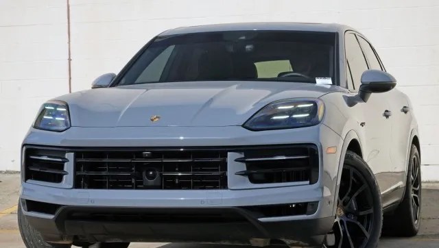 2025 PORSCHE CAYENNE E-HYBRID - 1