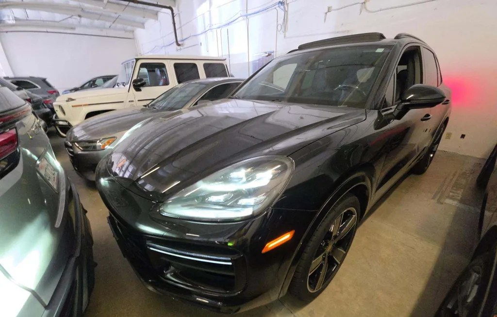 2023 PORSCHE CAYENNE TURBO - 1