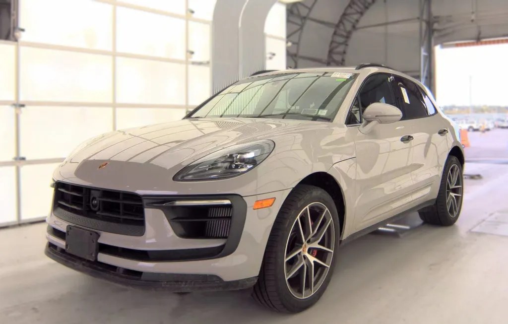 2023 PORSCHE MACAN S - 1
