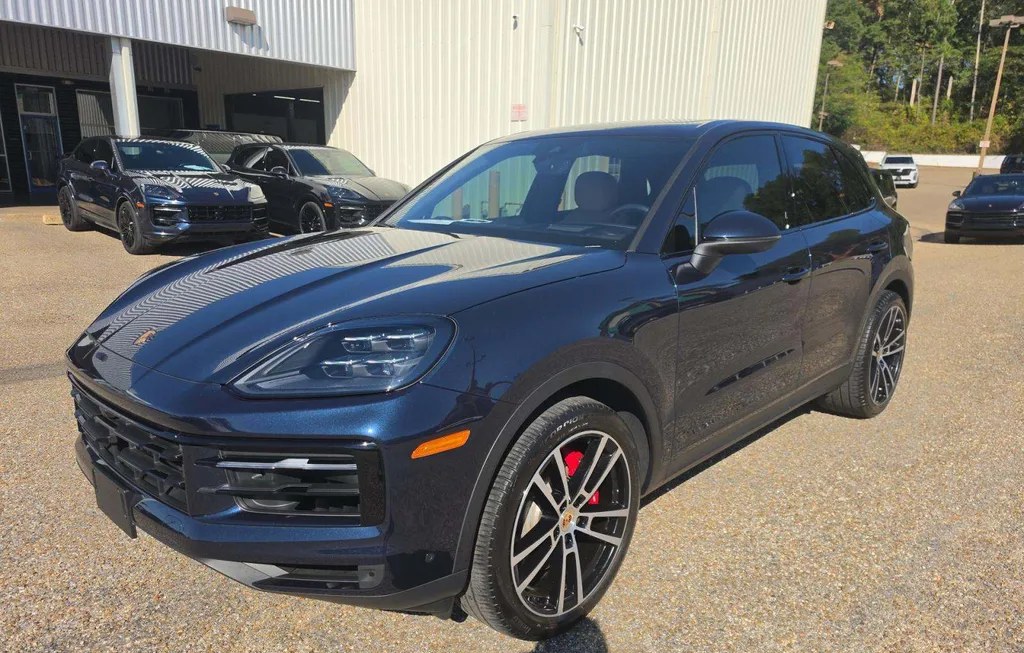 2024 PORSCHE CAYENNE S - 1