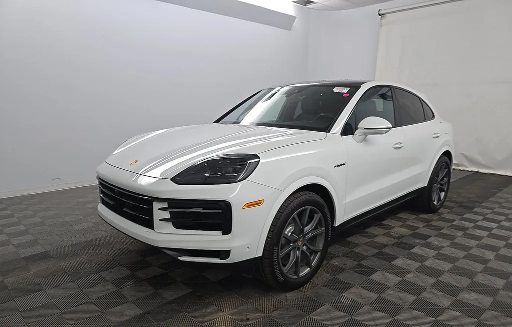 2024 PORSCHE CAYENNE E-HYBRID COUPE - 1