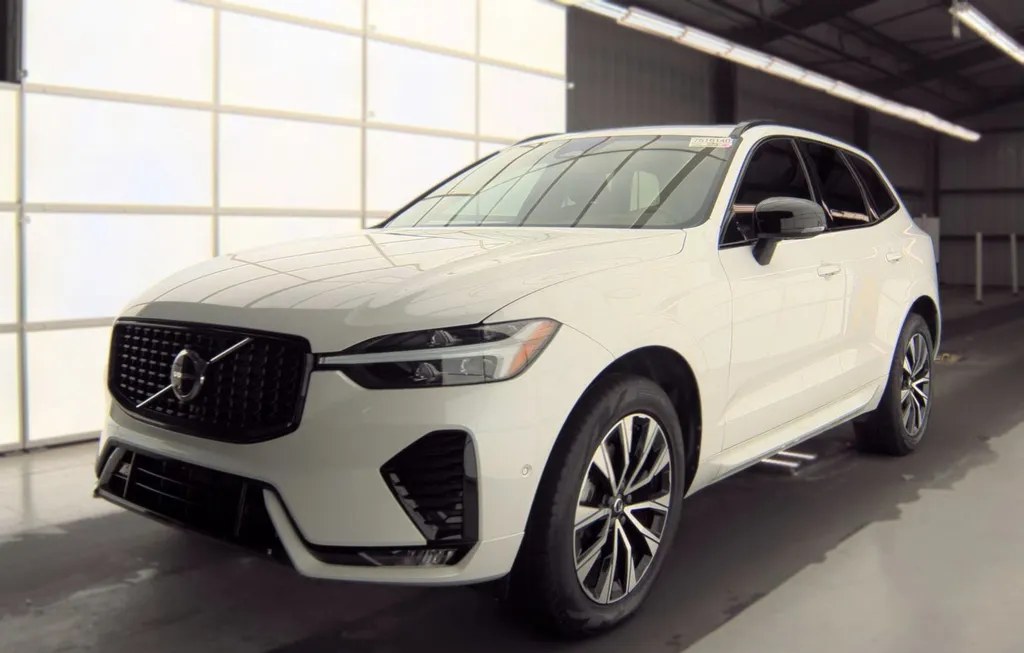 2024 VOLVO XC60 B5 PLUS DARK THEME - 1