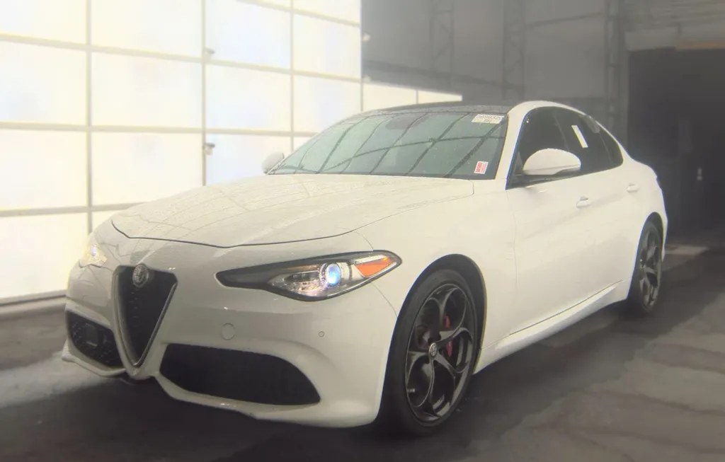 2017 ALFA ROMEO GIULIA TI - 1