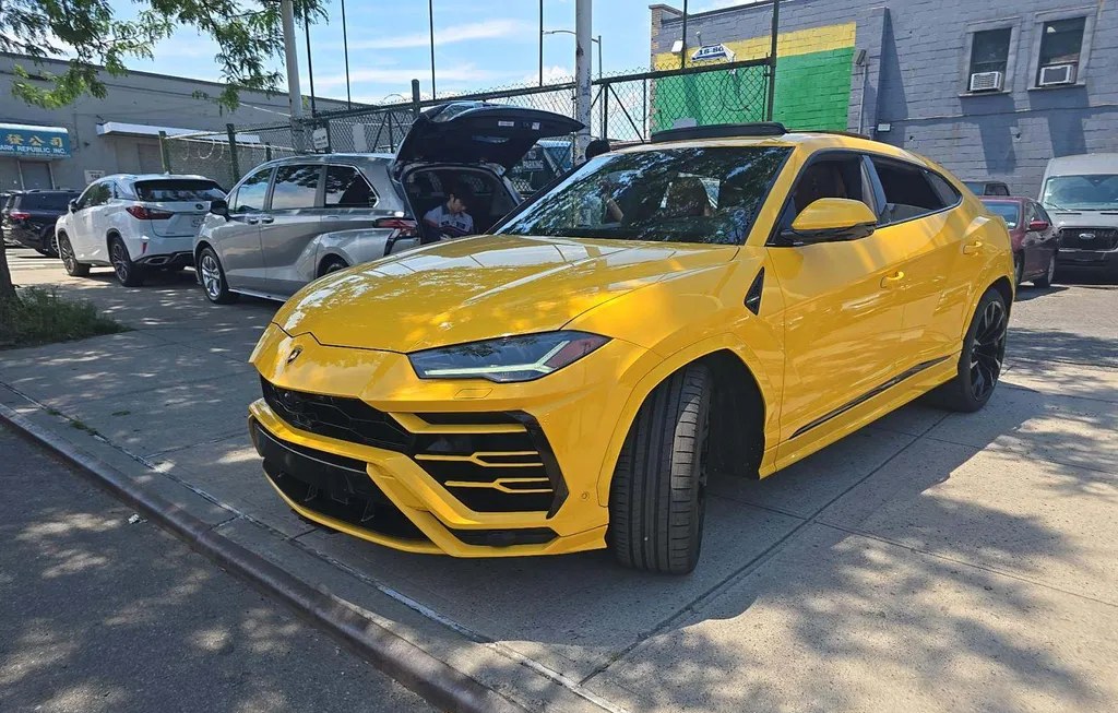 2020 LAMBORGHINI URUS - 1