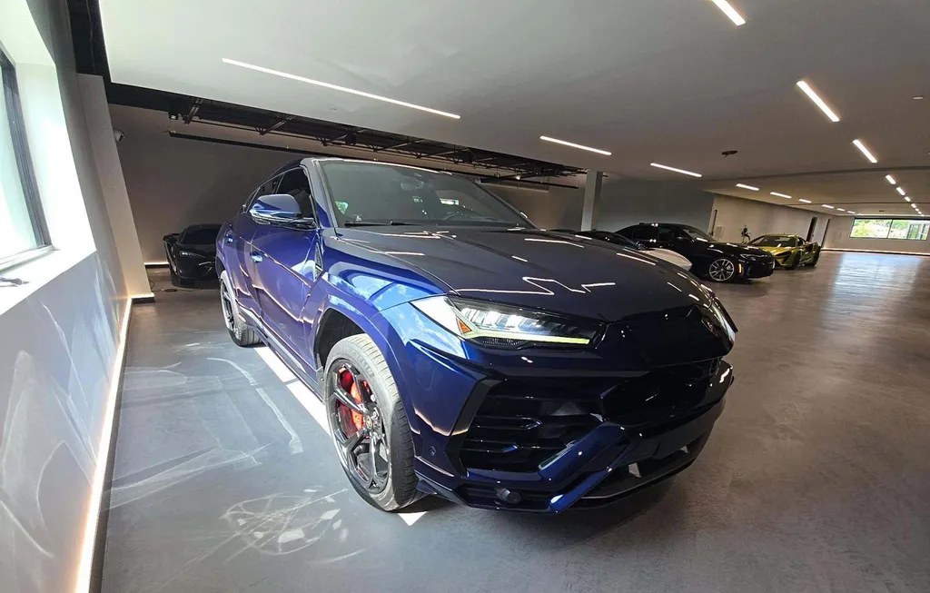 2019 LAMBORGHINI URUS - 1